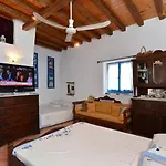 Maison D'elli * Mesokhórion